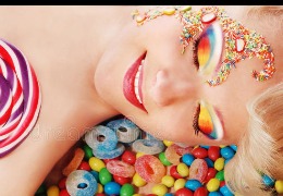 從芭比粉唇到藍(lán)紫色眼影，多巴胺流行的背后是什么？